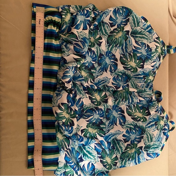 2 Piece Tankini with shorts - Picture 4 of 7